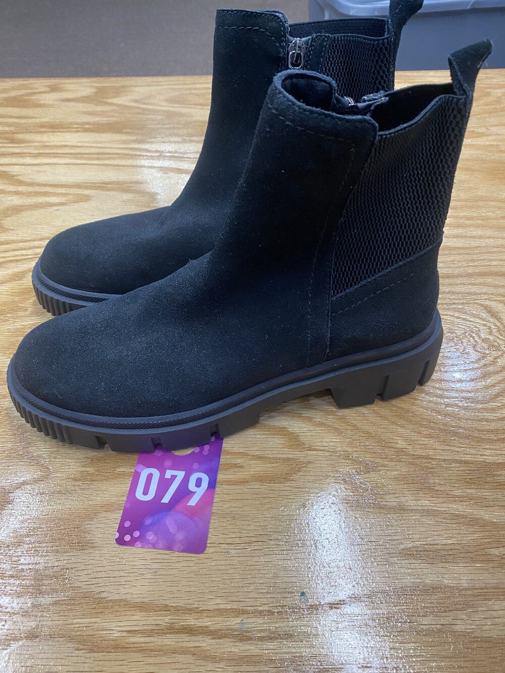Blondo Bandit Women 8 M Black Suede Side Zip Water-Proof Round Toe Chelsea